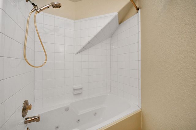 1010 Garden Walk Drive, La Porte, TX 77571