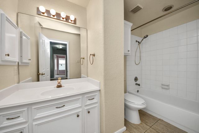 1010 Garden Walk Drive, La Porte, TX 77571