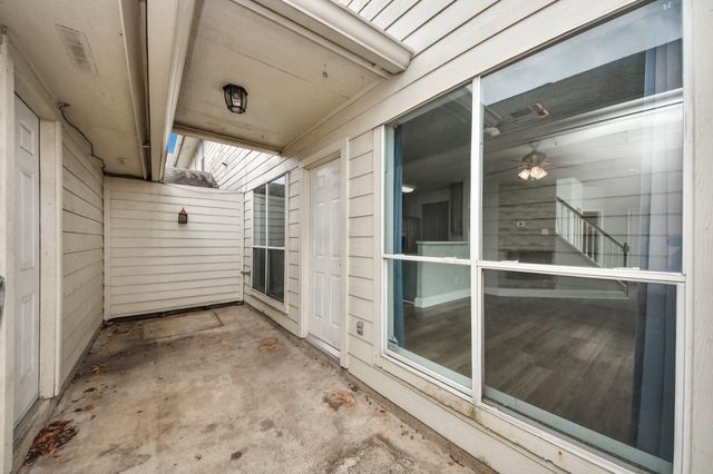 1010 Garden Walk Drive, La Porte, TX 77571