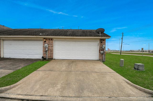 1010 Garden Walk Drive, La Porte, TX 77571