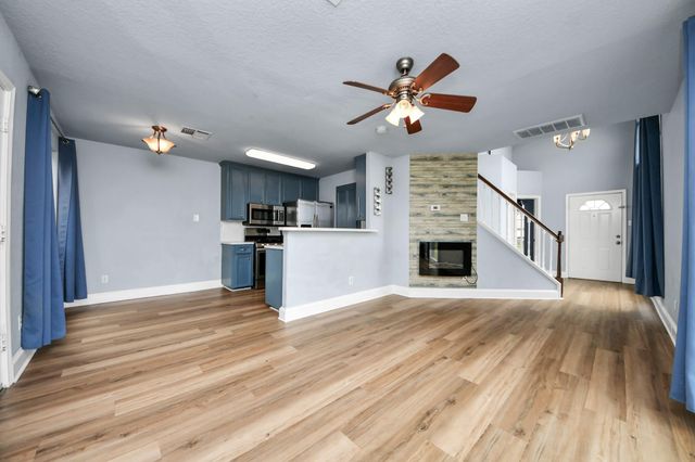 1010 Garden Walk Drive, La Porte, TX 77571