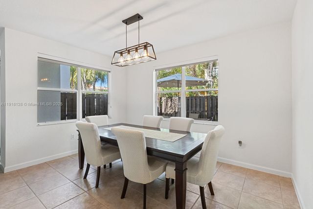 11505 NW 71st St, Doral, FL 33178