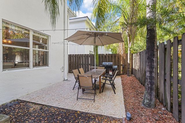 11505 NW 71st St, Doral, FL 33178