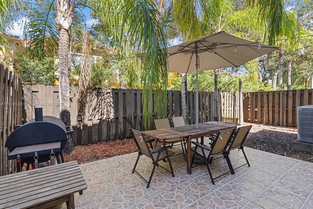 11505 NW 71st St, Doral, FL 33178