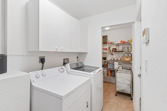 11505 NW 71st St, Doral, FL 33178