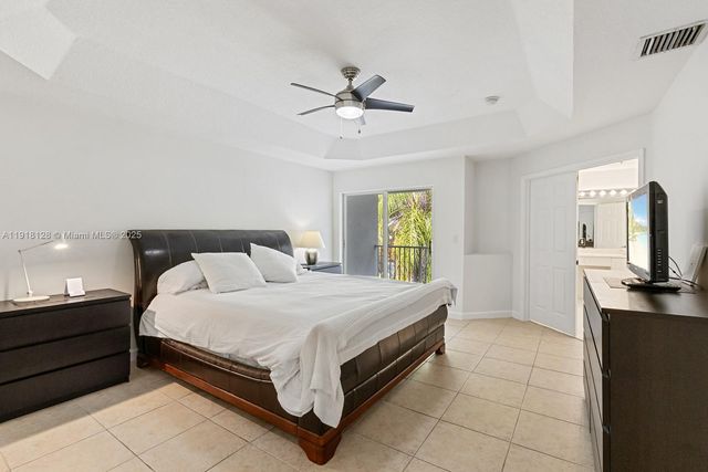 11505 NW 71st St, Doral, FL 33178