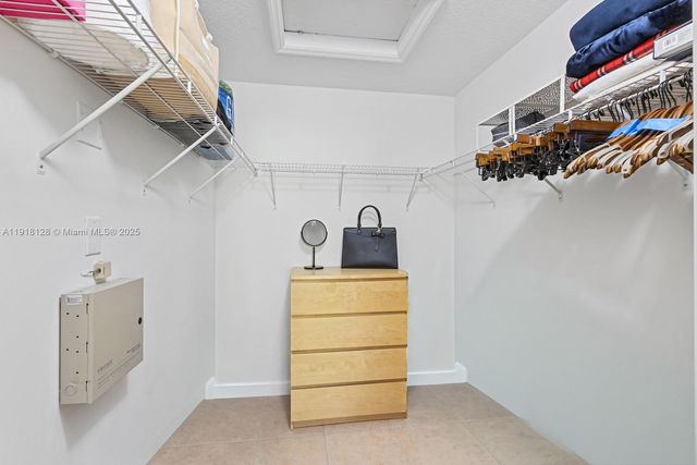 11505 NW 71st St, Doral, FL 33178