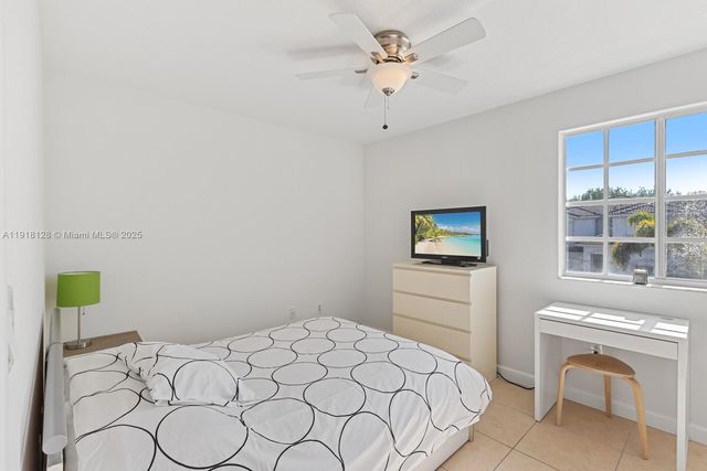 11505 NW 71st St, Doral, FL 33178