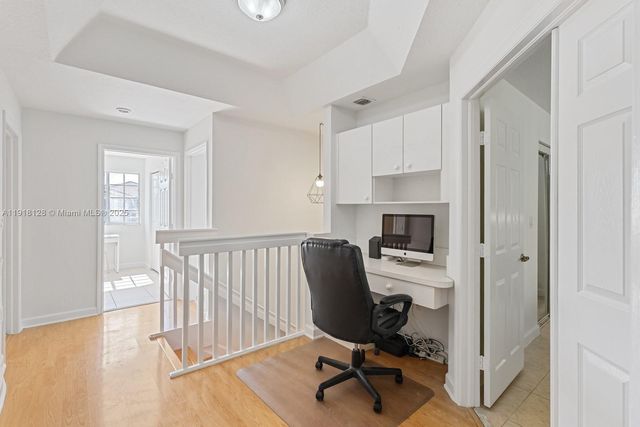 11505 NW 71st St, Doral, FL 33178