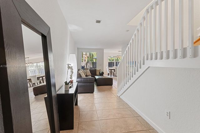 11505 NW 71st St, Doral, FL 33178