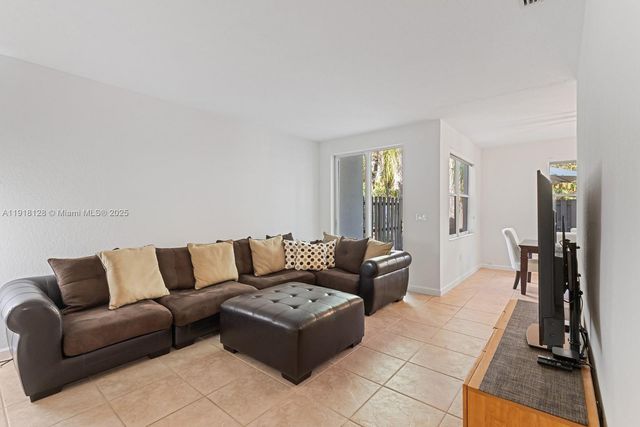 11505 NW 71st St, Doral, FL 33178