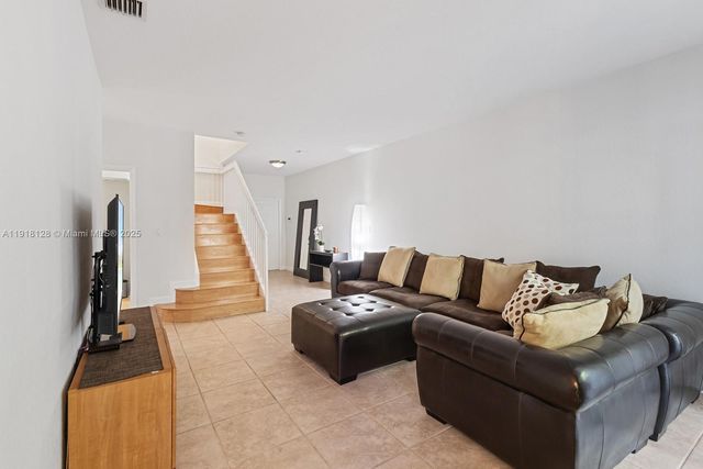 11505 NW 71st St, Doral, FL 33178