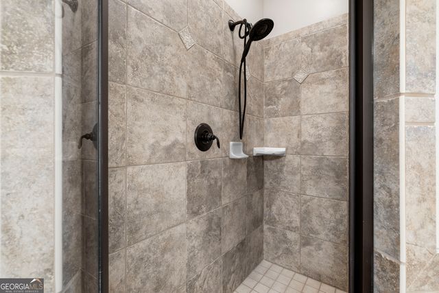 210 Misty Grove Drive, Loganville, GA 30052