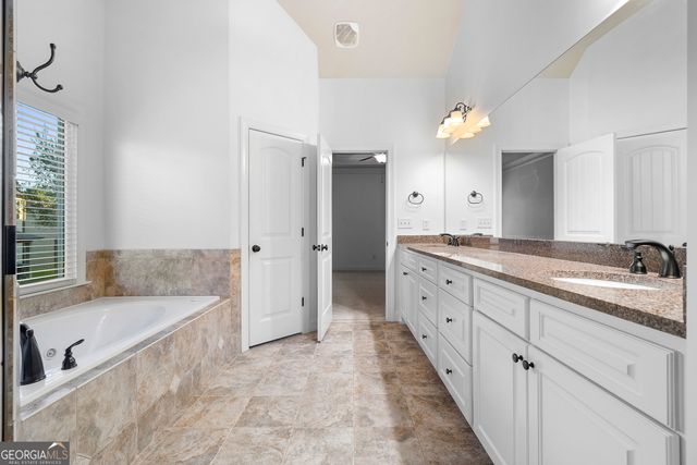 210 Misty Grove Drive, Loganville, GA 30052