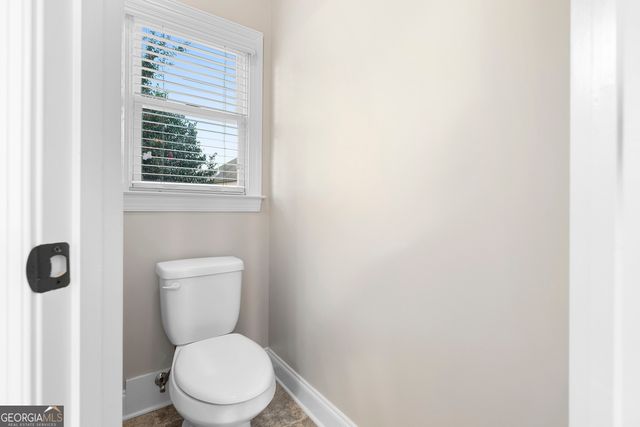 210 Misty Grove Drive, Loganville, GA 30052