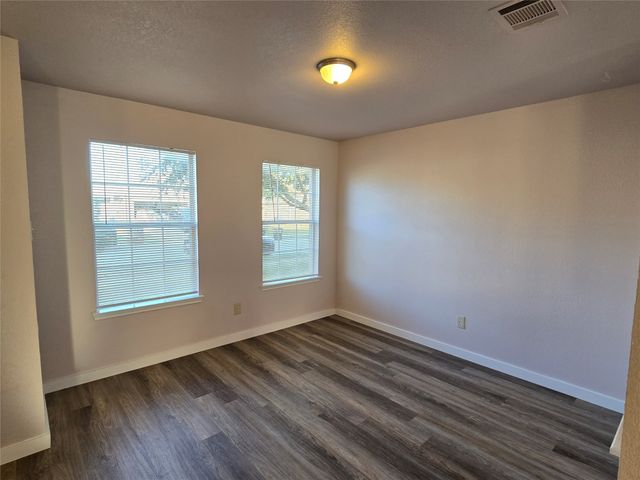 7112 Kickapoo Drive, Fort Worth, TX 76179