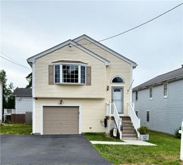 7 Branch Avenue, Cumberland, RI 02864