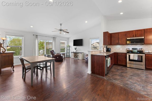 3513 Amber Oaks Drive, Howell Township, MI 48855