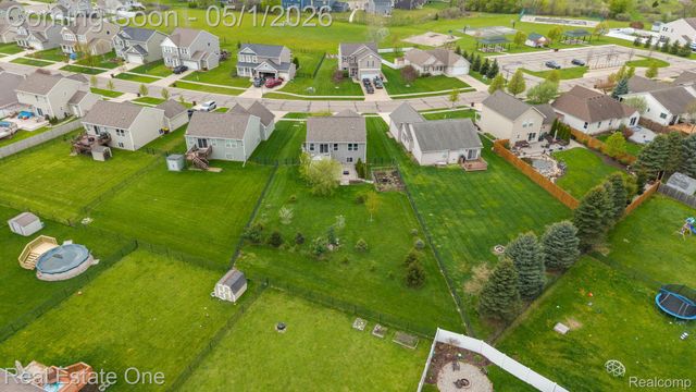 3513 Amber Oaks Drive, Howell Township, MI 48855