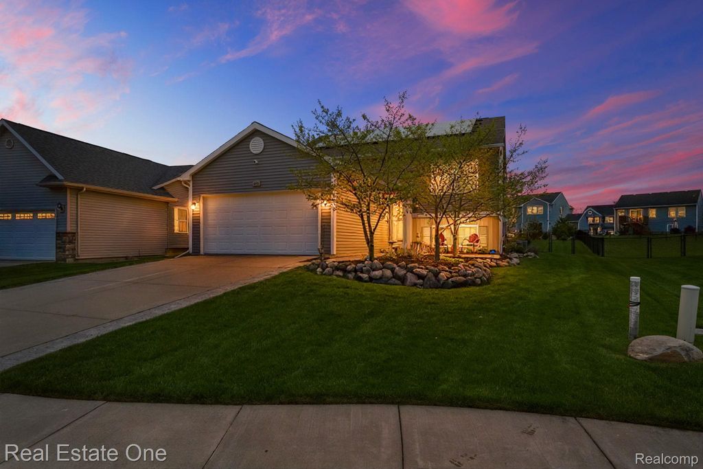 3513 Amber Oaks Drive, Howell Township, MI 48855