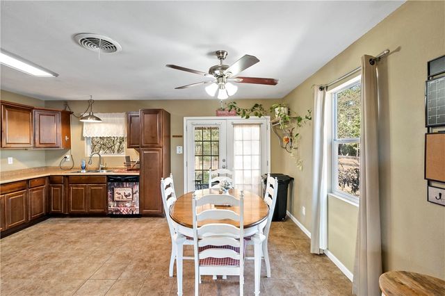 1976 Mustang Loop, Madisonville, TX 77864