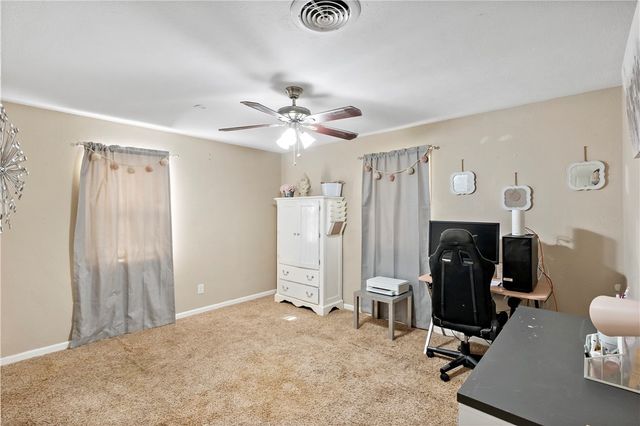 1976 Mustang Loop, Madisonville, TX 77864