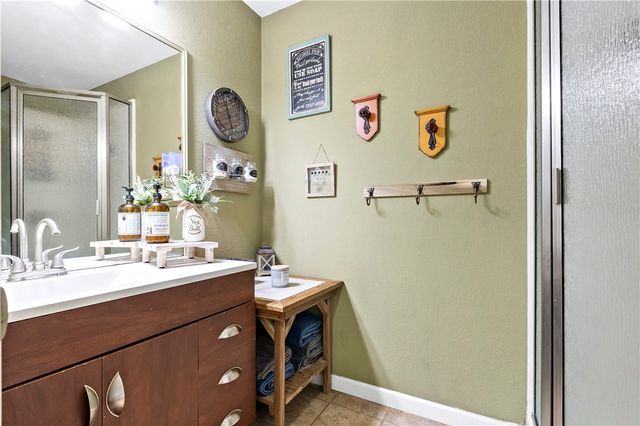 1976 Mustang Loop, Madisonville, TX 77864