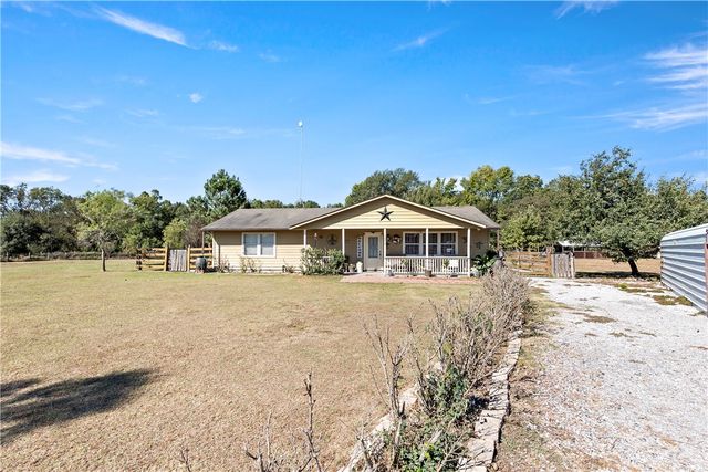 1976 Mustang Loop, Madisonville, TX 77864