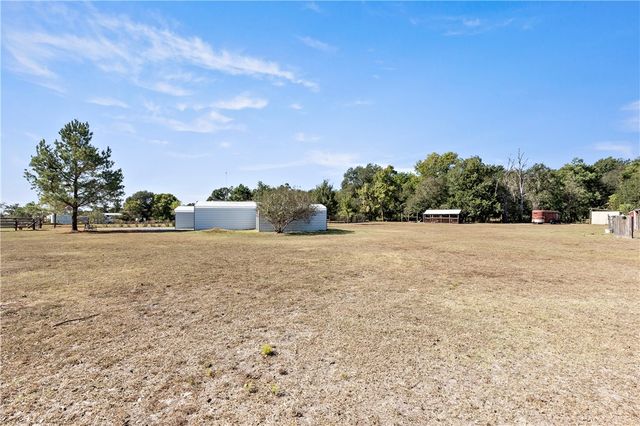 1976 Mustang Loop, Madisonville, TX 77864