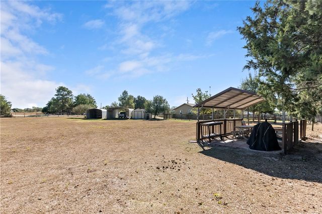 1976 Mustang Loop, Madisonville, TX 77864