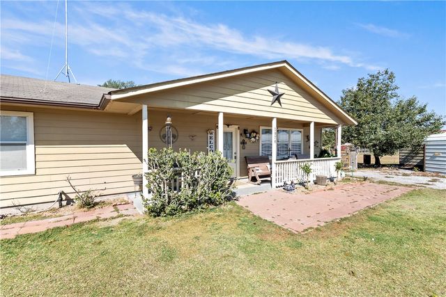 1976 Mustang Loop, Madisonville, TX 77864