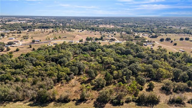 1976 Mustang Loop, Madisonville, TX 77864
