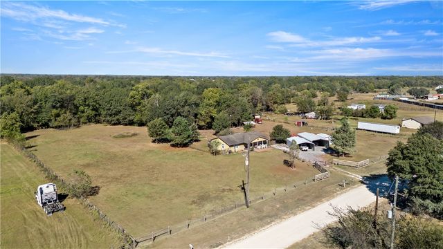 1976 Mustang Loop, Madisonville, TX 77864