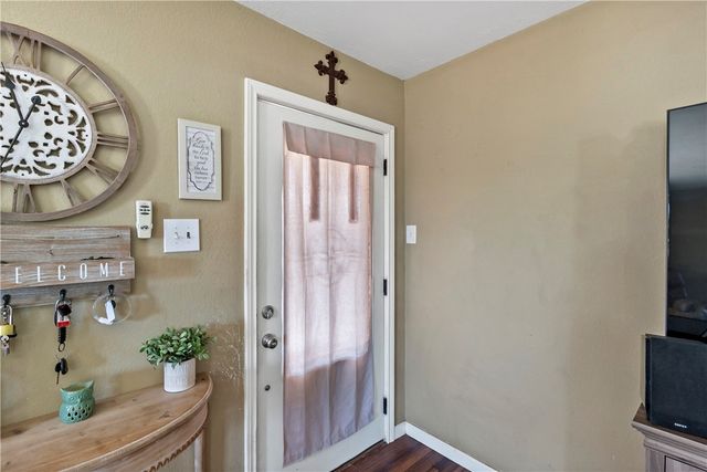 1976 Mustang Loop, Madisonville, TX 77864