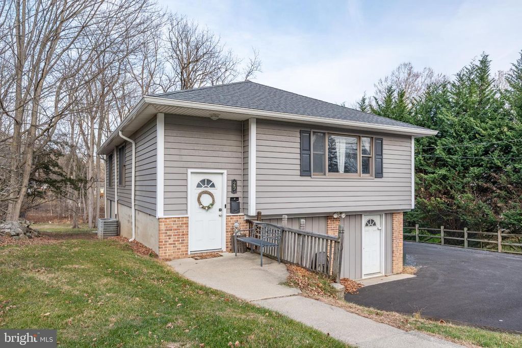 Image 1 of property listing at 29 MAIN ST, Hackettstown, NJ 07840