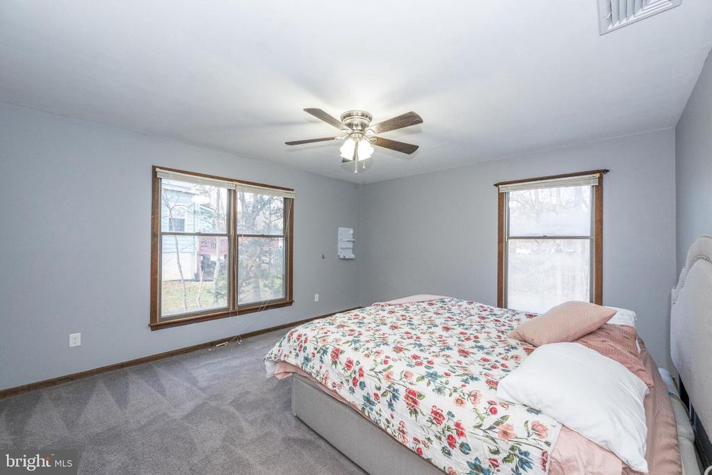 Image 12 of property listing at 29 MAIN ST, Hackettstown, NJ 07840