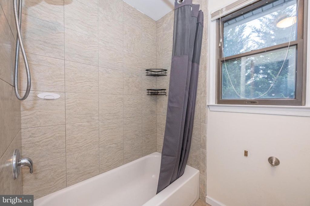 Image 19 of property listing at 29 MAIN ST, Hackettstown, NJ 07840