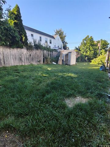 7 Lanecrest Avenue, New Rochelle, NY 10805