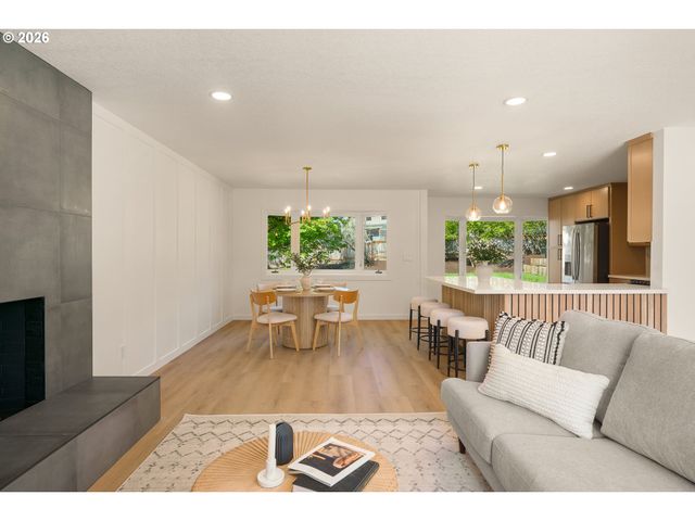 17349 BANYAN Ln, Lake Oswego, OR 97034