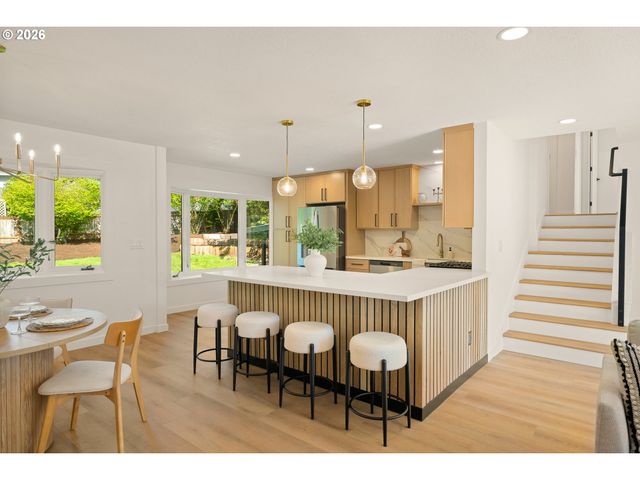 17349 BANYAN Ln, Lake Oswego, OR 97034