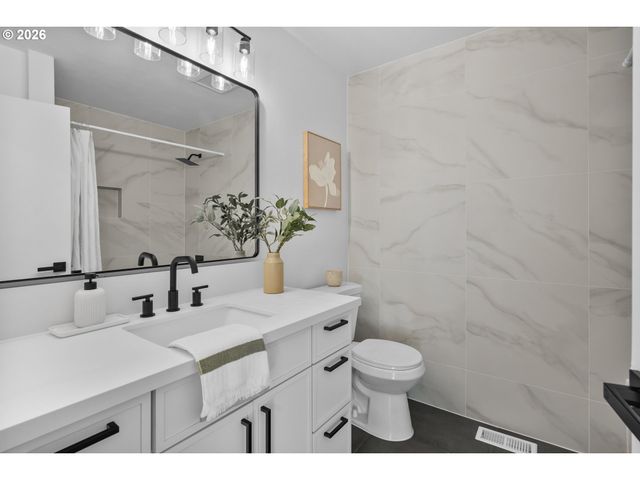 17349 BANYAN Ln, Lake Oswego, OR 97034