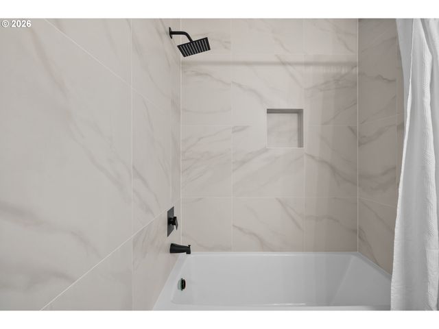 17349 BANYAN Ln, Lake Oswego, OR 97034