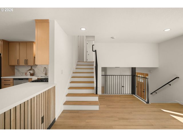 17349 BANYAN Ln, Lake Oswego, OR 97034