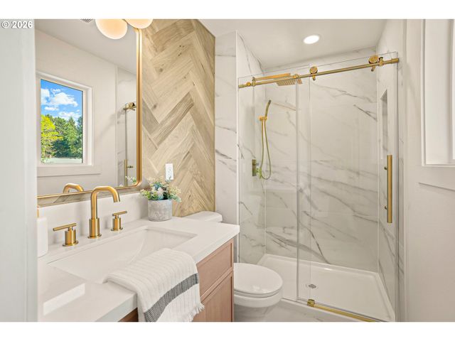 17349 BANYAN Ln, Lake Oswego, OR 97034