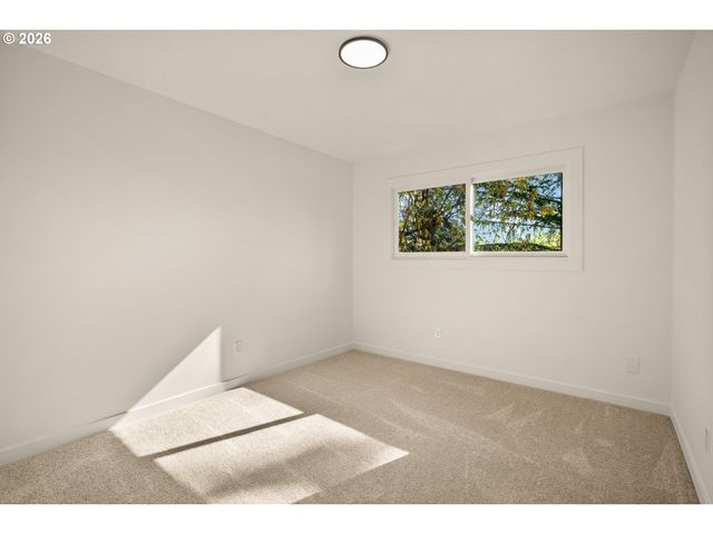 17349 BANYAN Ln, Lake Oswego, OR 97034