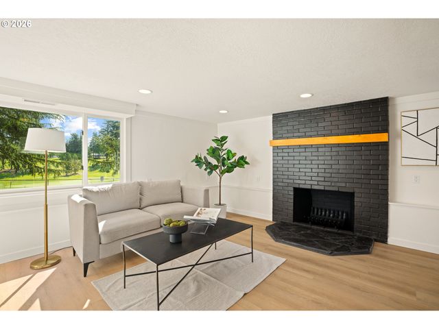 17349 BANYAN Ln, Lake Oswego, OR 97034