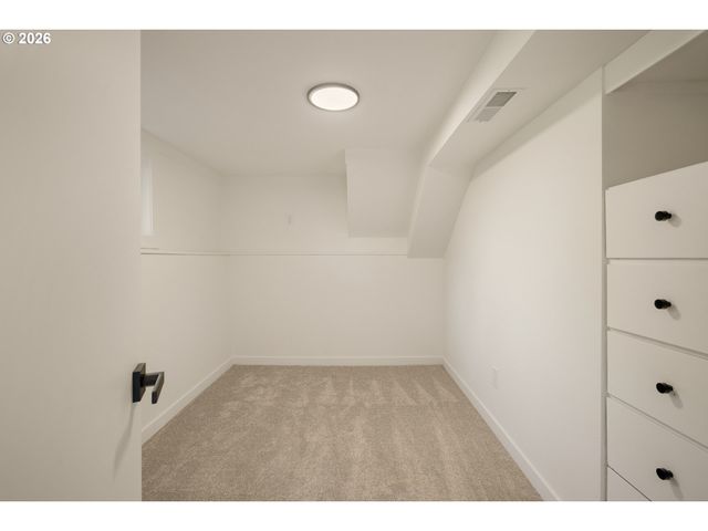 17349 BANYAN Ln, Lake Oswego, OR 97034