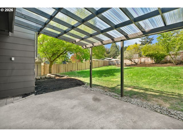 17349 BANYAN Ln, Lake Oswego, OR 97034