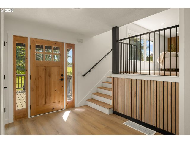 17349 BANYAN Ln, Lake Oswego, OR 97034