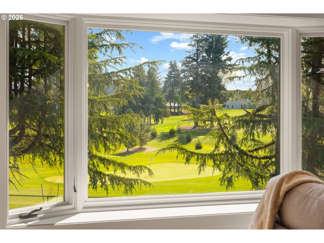 17349 BANYAN Ln, Lake Oswego, OR 97034